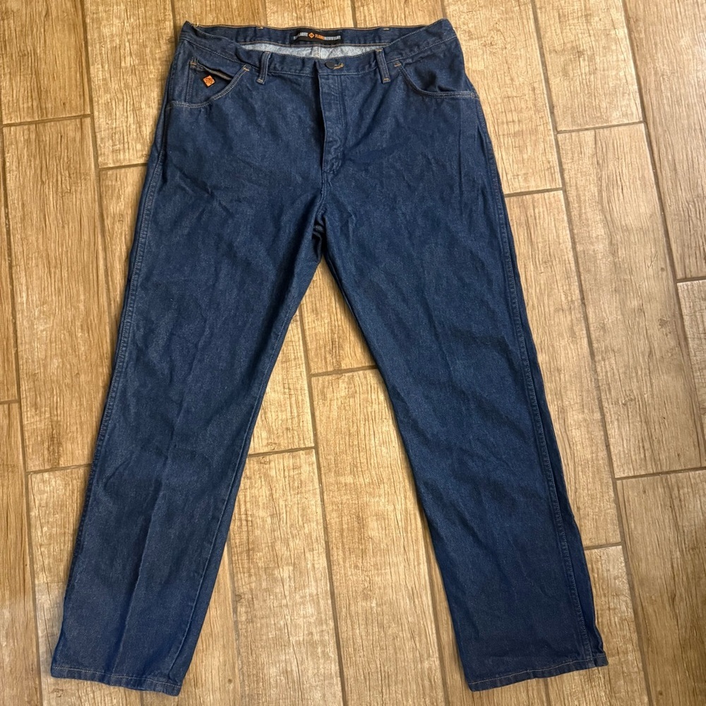 WRANGLER® FR FLAME RESISTANT ORIGINAL FIT JEAN Size 38x32 Medium Wash Men's - Picture 3 of 10